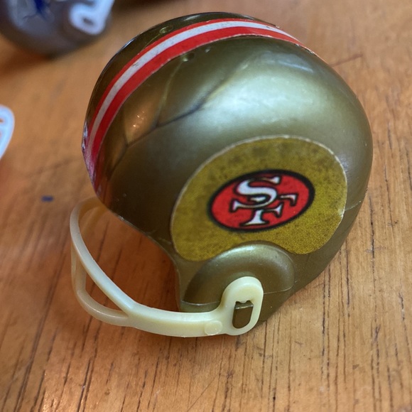 Miniature Plastic Football Helmet NFL - Picture 4 of 7